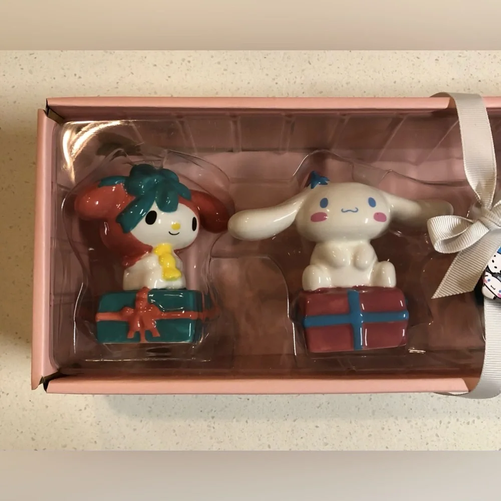 Hello Kitty Sanrio Ceramic Candle Holder Figurine Set